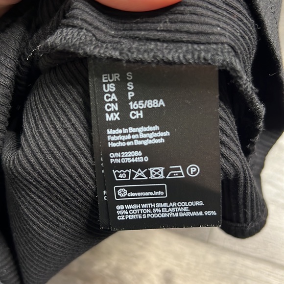 H&M Solid Black Square Neck Crop Top - Picture 5 of 5